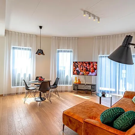 Artisa Riia Str 20b Luxury Penthouse * Тарту